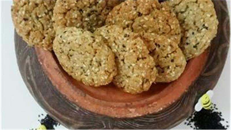 עוגיות שיבולת שועל עם דבש ושומשום