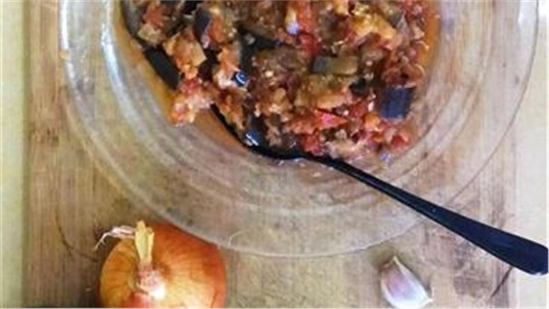 סלט חצילים ופלפל חריף