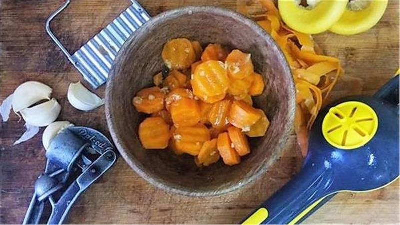 סלט גזר פיקנטי