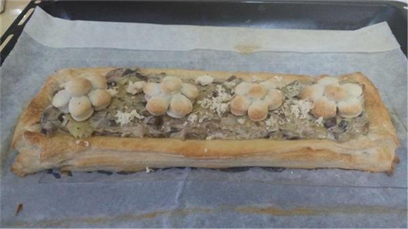 בצק עלים עם גבינת ברי פטריות וכרישה