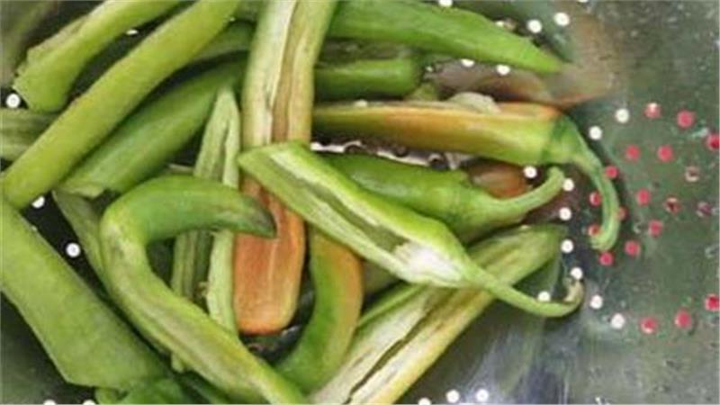 סלט פלפלים חריף מאוד