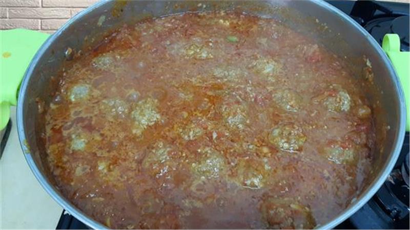 קציצות ברוטב עגבניות הכי טעימות