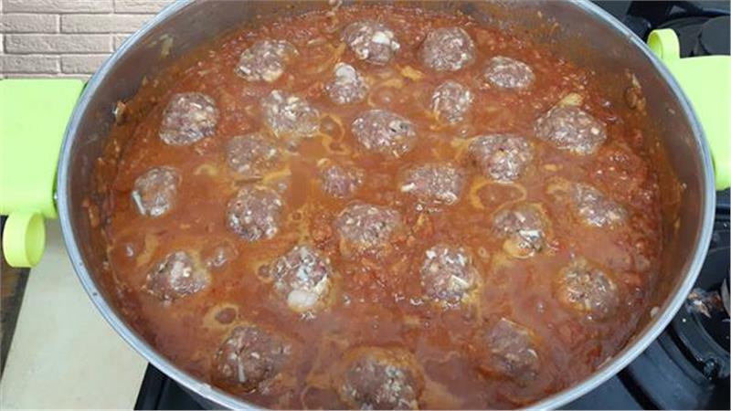 קציצות ברוטב עגבניות הכי טעימות