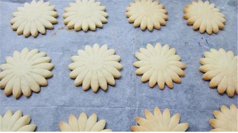 עוגיות סוזן שחורת העין