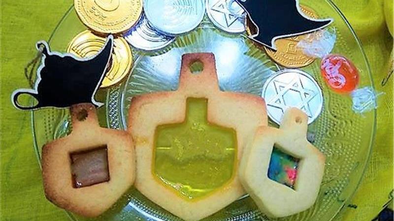 עוגיות לחנוכה, עוגיות חלונות צבעוניים לחג החנוכה