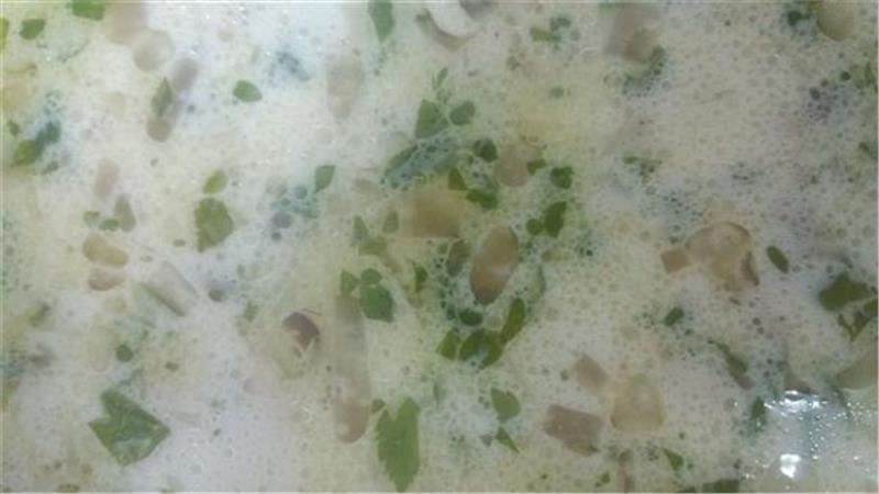 מרק פטריות קטיפתי  ועשיר