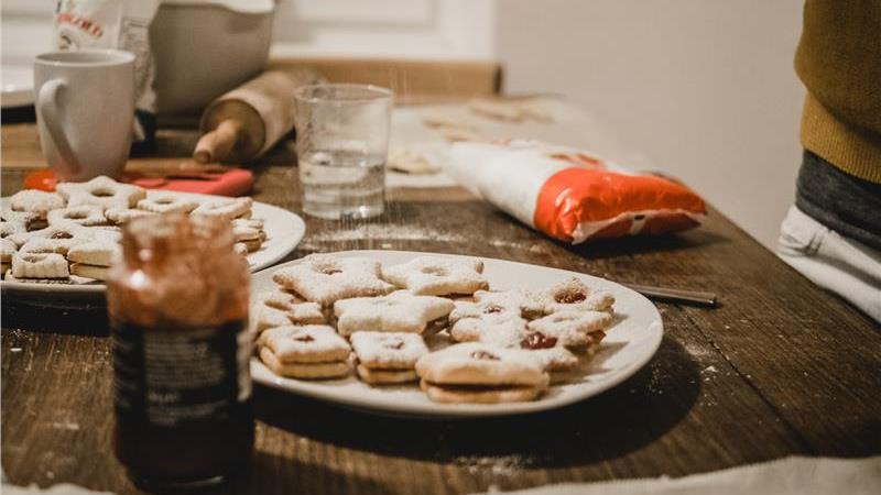 עוגיות סנדביץ' ריבה עם חלון