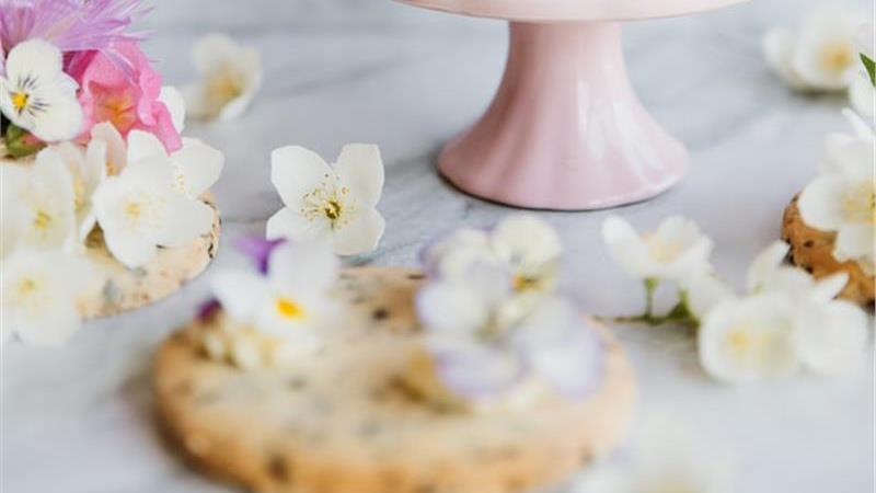 עוגיות גבינה וחרדל עם קצח