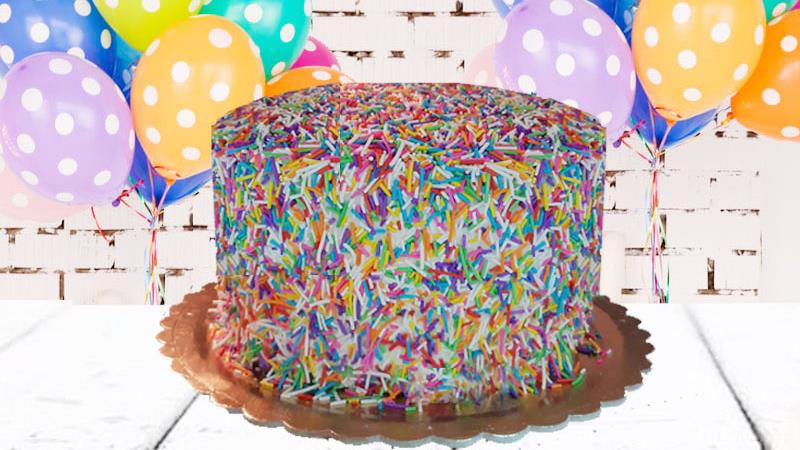 עוגת סוכריות צבעוניות ליום הולדת