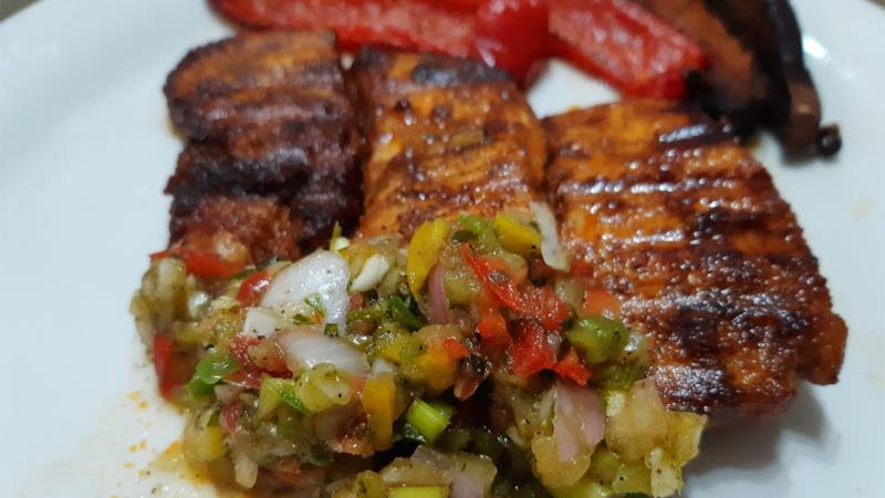 חזה עוף ברוטב צ'ימיצ'ורי קל להכנה