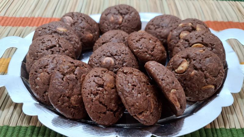 עוגיות שוקולד צ'יפס רובי ללא קטיפה אדומה