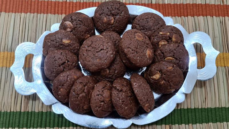 עוגיות שוקולד צ'יפס רובי ללא קטיפה אדומה