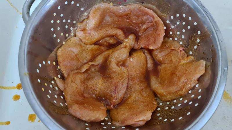 שניצל בתנור במרינדה צהובה, חזה עוף במרינדה צהובה
