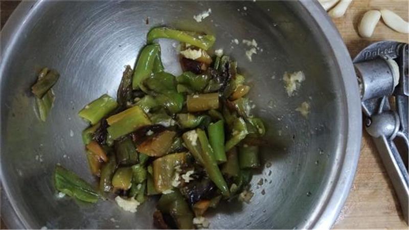 סלט פלפלים חריף מאוד