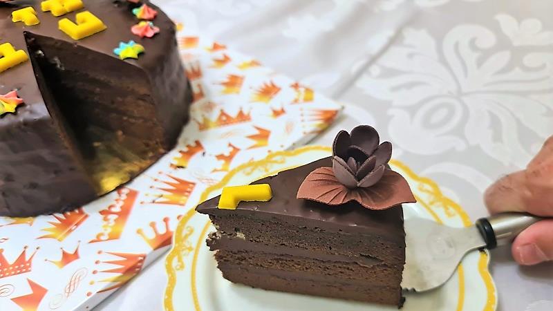 עוגת יום ההולדת של משפחת המלוכה האנגלית, עוגת שוקולד מלכותית