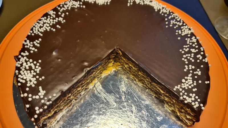 עוגת וופלים בטעם שוקולד, עוגת דפי וופל שחור לבן