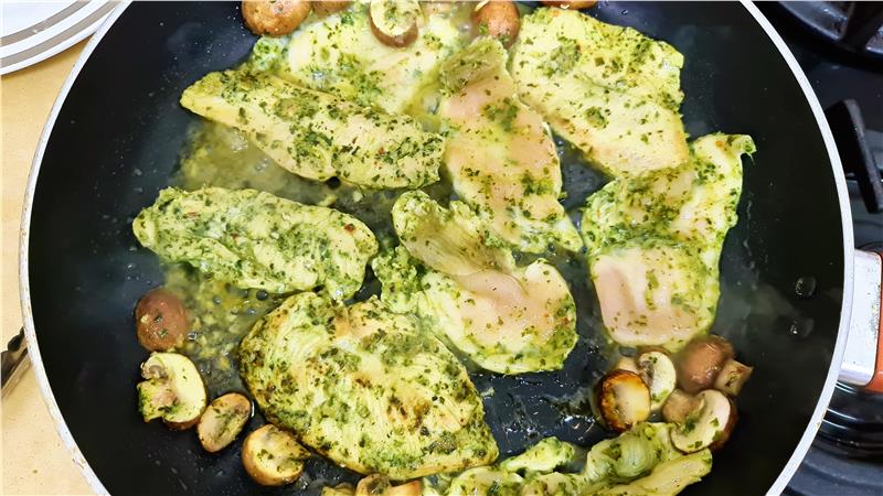 חזה עוף בשום ועשבי תיבול חזה עוף בשום ועשבי תיבול