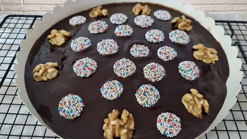 עוגת שוקולד ואגוזים מהירת הכנה עוגת שוקולד ואגוזים מהירת הכנה