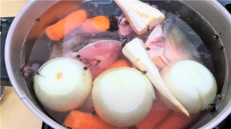 גפילטע פיש מסורתי וחגיגי