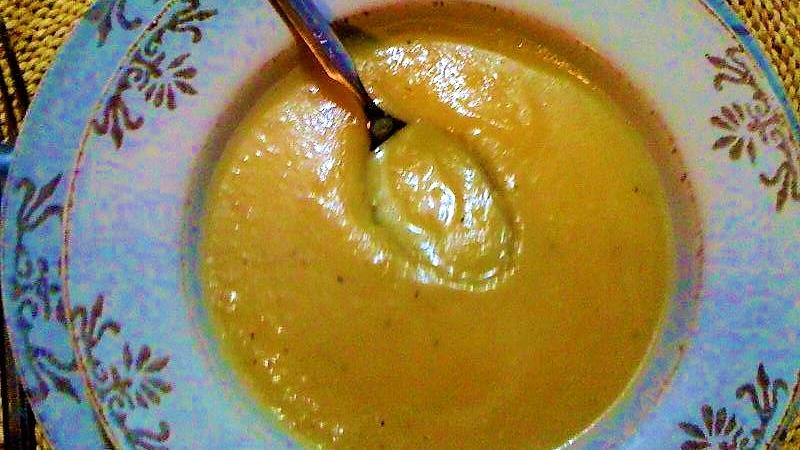 מרק עדשים כתומות