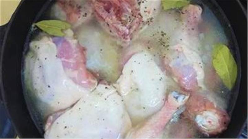 חמין חיטה ירוקה, פריקה עם כרעי עוף