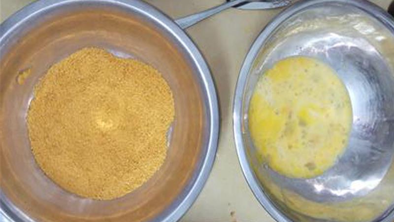 שניצל פולני, שניצל עם פירורי לחם וביצה