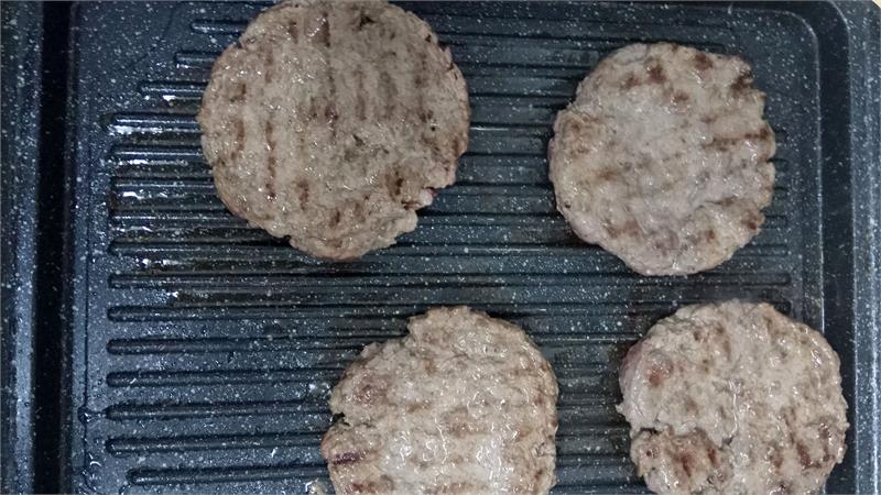 איך מכינים המבורגר מושלם בבית איך מכינים המבורגר מושלם בבית