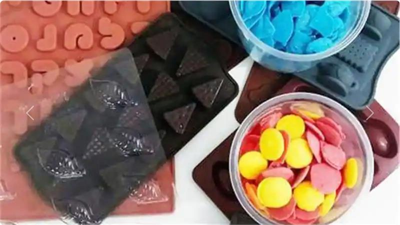 המסת צימקאו לתבניות סיליקון לשוקולד ותבניות פלסטיק לשוקולד המסת צימקאו לתבניות סיליקון לשוקולד ותבניות פלסטיק לשוקולד