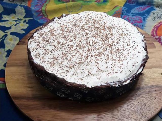 פאי שוקולד עם קרמל, בננה וקצפת