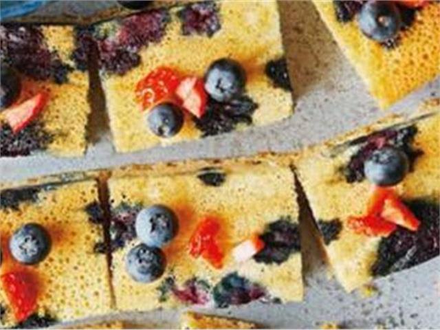 עוגת אוכמניות עם  ריקוטה מתוקה