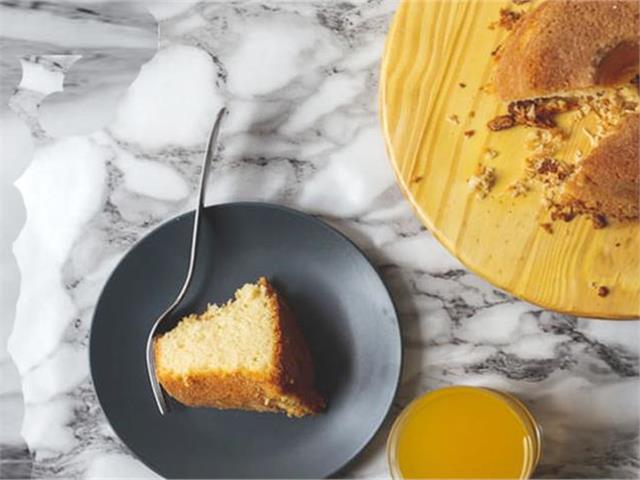 עוגת ארבעת הרבעים, עוגה מהמאה ה-17