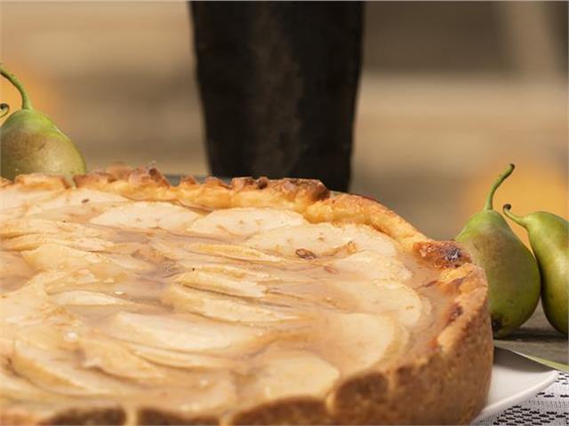 טארט אגסים וקרם שקדים  ללא דֹּפִי