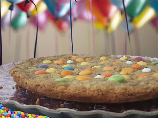 עוגיית עדשים ענקית, עוגת עוגייה, עוגיית שוקולד צ'יפס ענקית