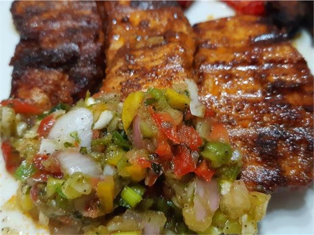 חזה עוף ברוטב צ'ימיצ'ורי קל להכנה חזה עוף ברוטב צ'ימיצ'ורי קל להכנה