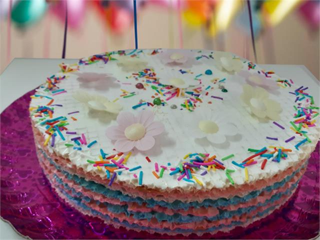 עוגת עלי וופל צבעוני, עוגת וופלים צבעונית