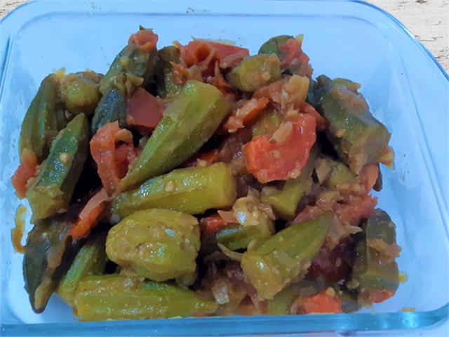 במיה ברוטב עגבניות, הגרסה הקלאסית