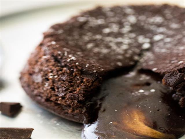 עוגת לבה מדהימה, עוגת שוקולד חמה, פונדנט שוקולד