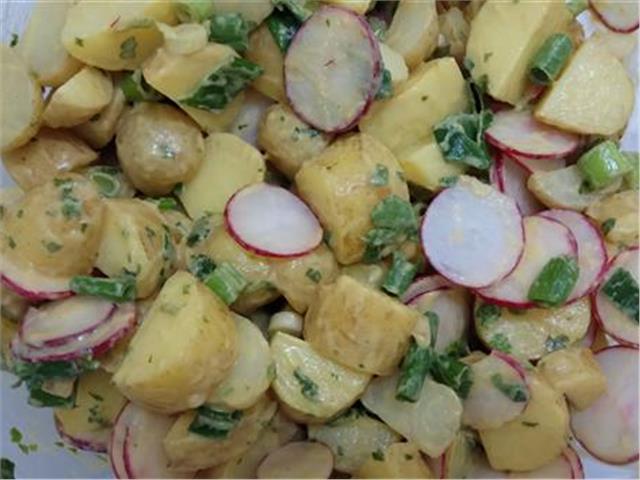 סלט תפוחי אדמה קטנים