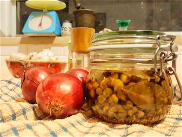 איך מכינים צלפים כבושים