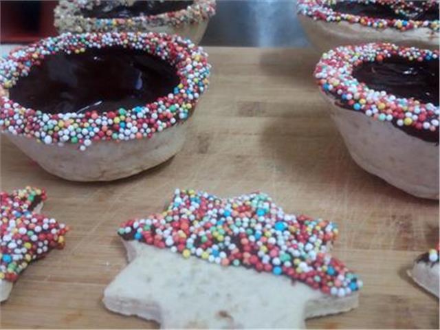 קעריות גלידה אכילות מבצק עוגיות קעריות גלידה אכילות מבצק עוגיות